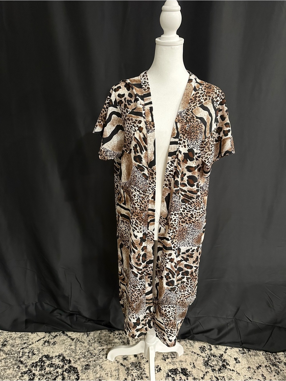 Leopard overpiece